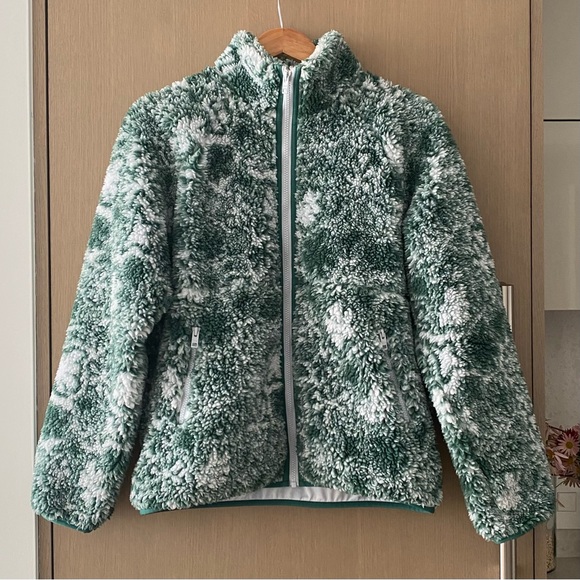 Aritzia Green and White Teddy Jacket - Picture 3 of 8